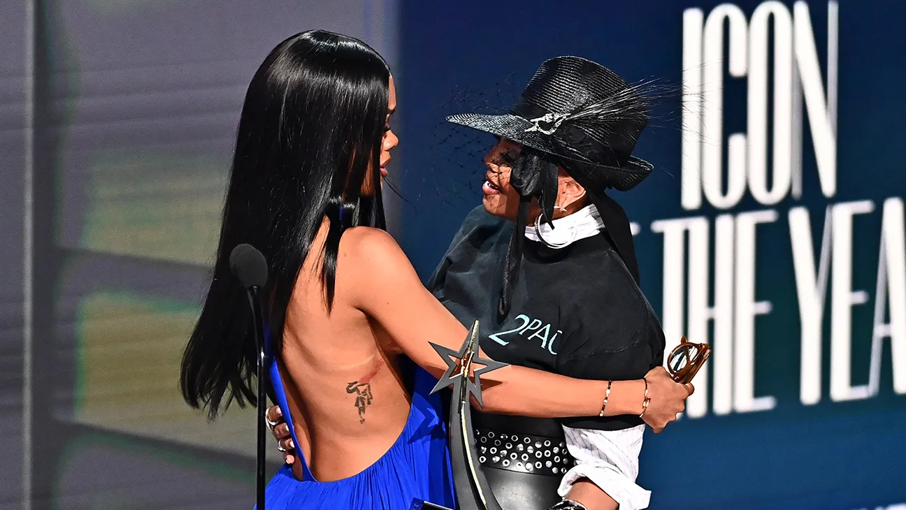 Janet Jackson Presents Teyana Taylor With Icon of the Year Award at 2026 BET Awards: ‘I Will Wear This Title Loud & Proud’